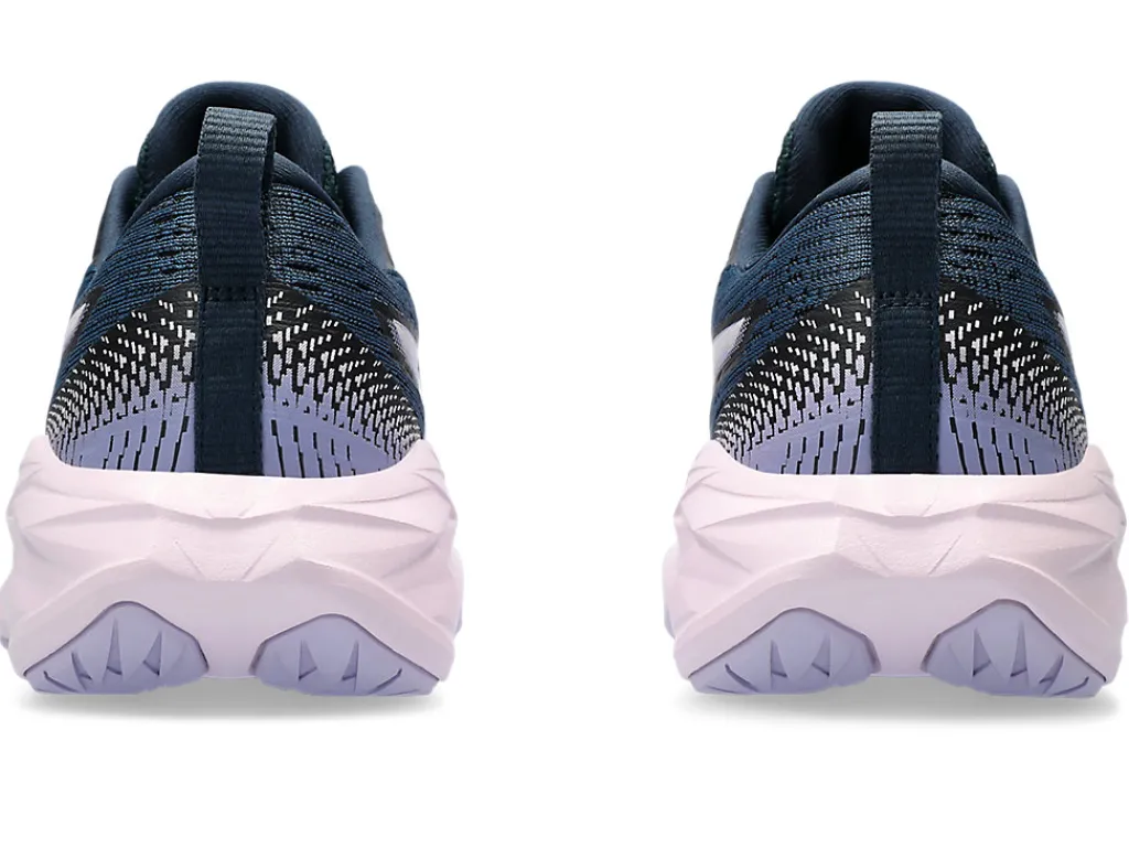novablast__gs_4-1.webp ASICS NOVABLAST™ | Run faster>NOVABLAST 4 GS French Blue/Cosmos