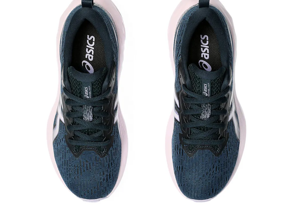 novablast__gs_5-1.webp ASICS NOVABLAST™ | Run faster>NOVABLAST 4 GS French Blue/Cosmos